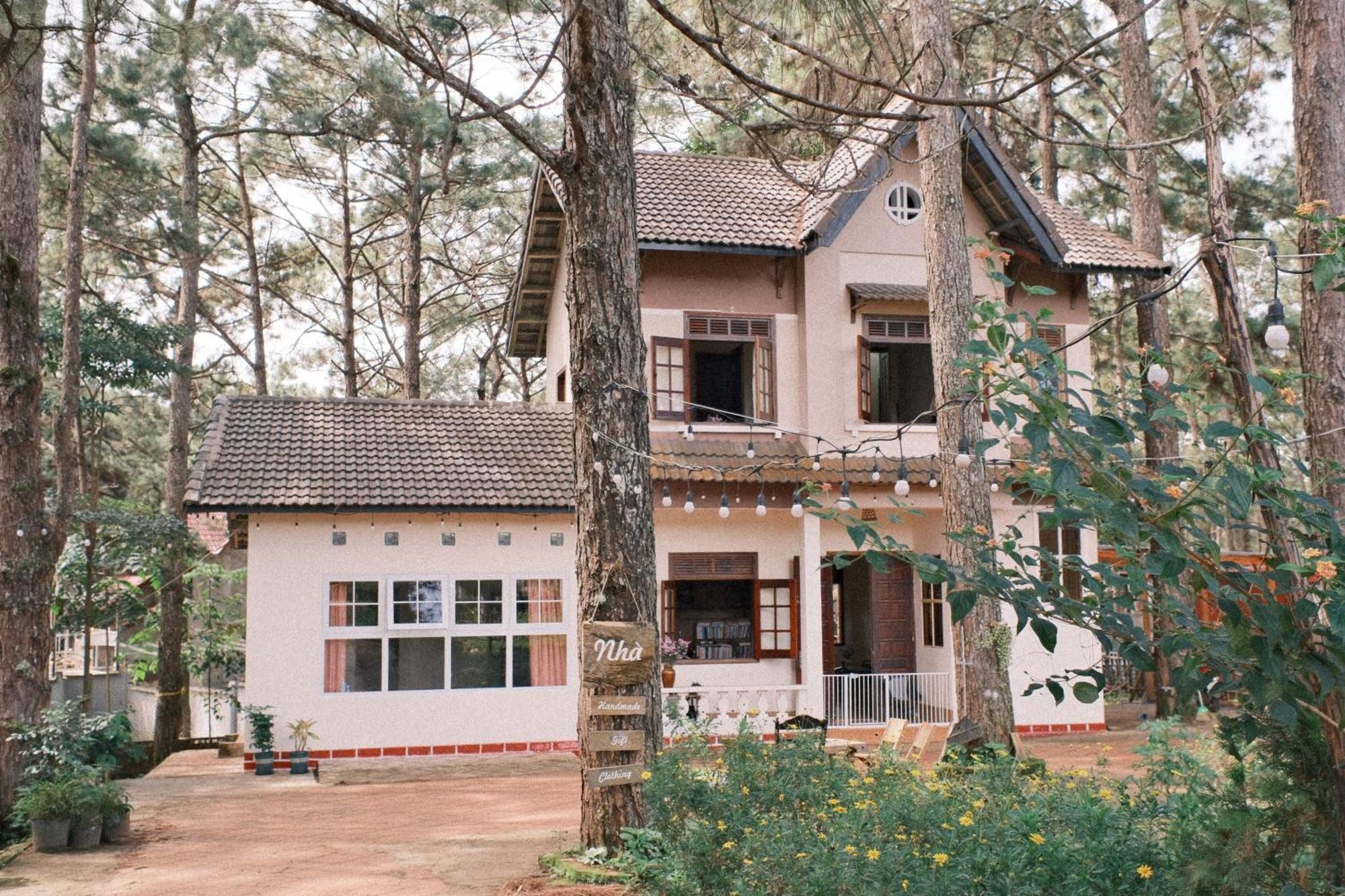 Tron Homestay Kon Von Kla Екстериор снимка